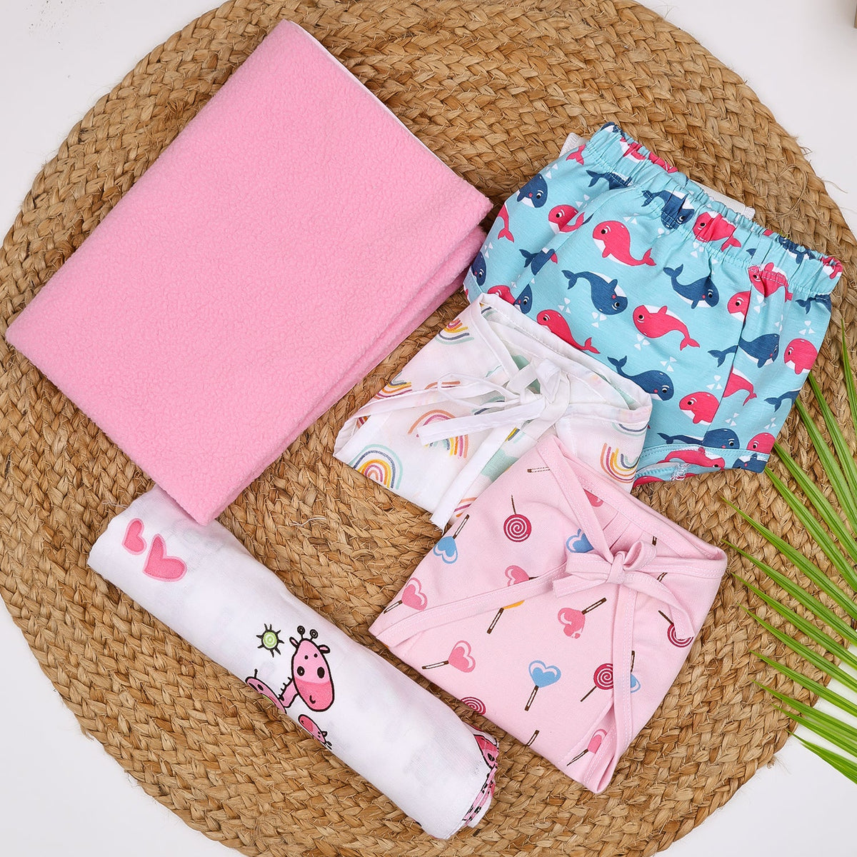 Baby Unisex Nappy Combo 1 Dry sheet, 1 Padded Underwear, 1 Muslin Nappy, 1 Cushioned Nappy, 1 Muslin Swaddle