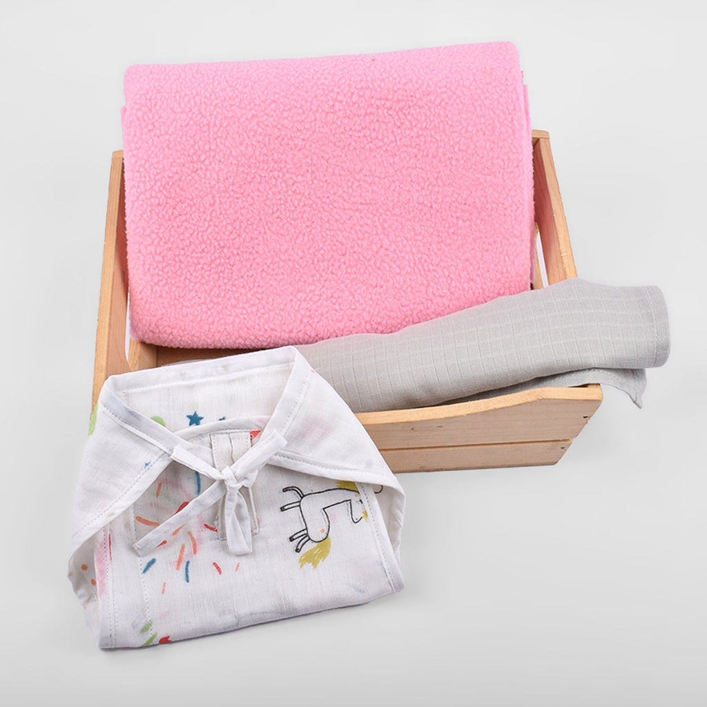 Baby Unisex Organic cotton 1Langot, 1 Muslin Nappy, 1 Drysheet combo