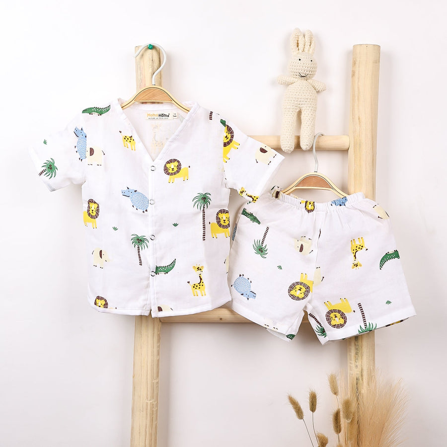 Lion print baby clothing set available at Trending Mom